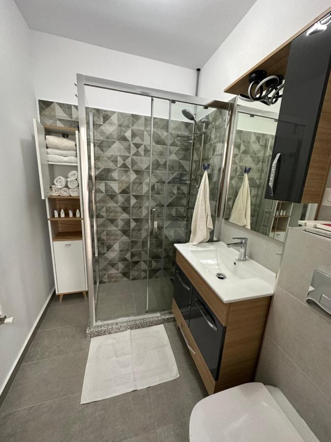 Glamart Apartment Craiova Dış mekan fotoğraf