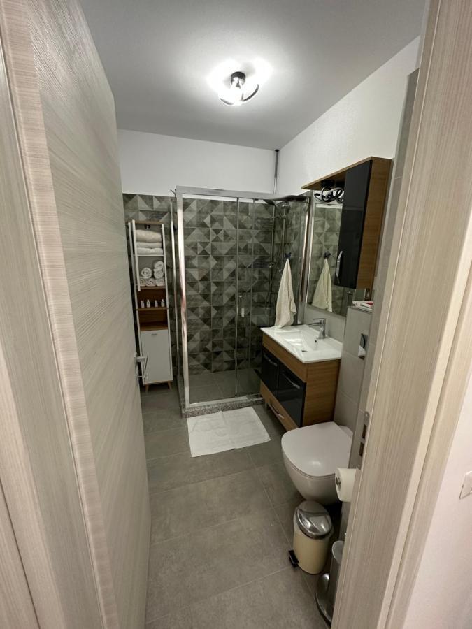 Glamart Apartment Craiova Dış mekan fotoğraf